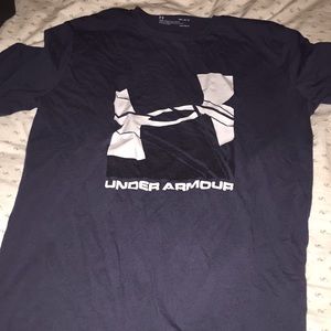Men’s Size Medium Under Armour Tee